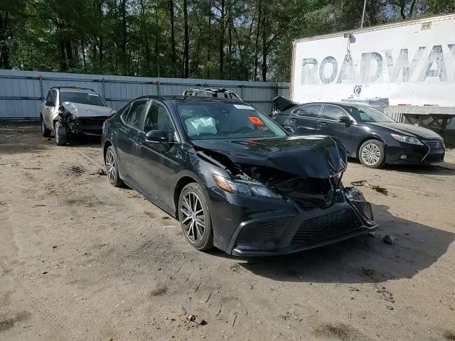 2022 Toyota Camry - Image 11