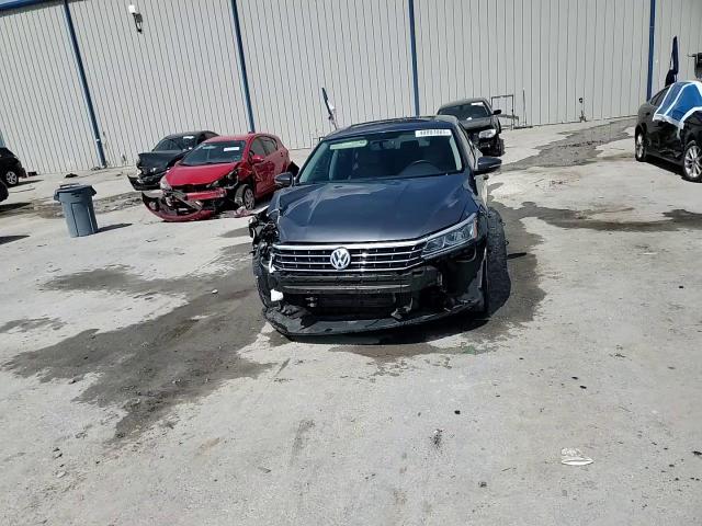 2017 Volkswagen Passat - Image 14