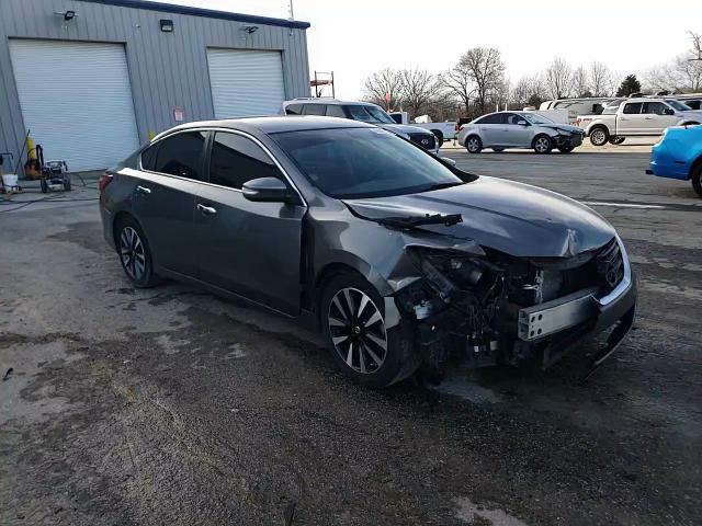 2018 Nissan Altima - Image 13