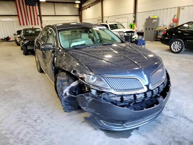 2013 Lincoln MKS - Image 10