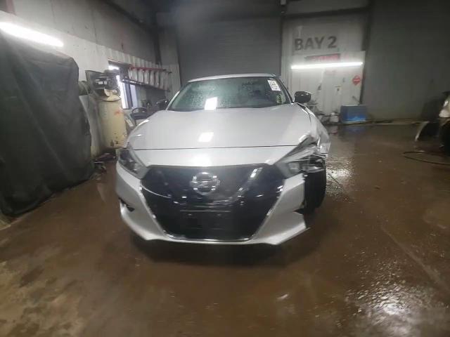 2018 Nissan Maxima - Image 13