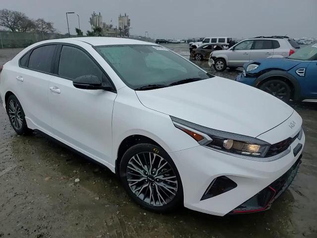 2023 Kia Forte - Image 11