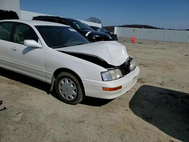 1997 Toyota Avalon - Image 10