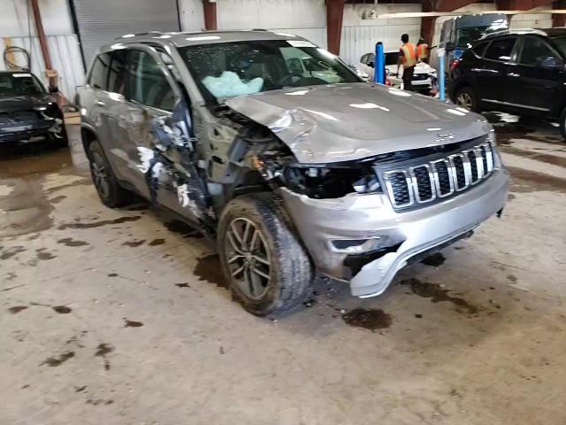 2018 Jeep Grand Cherokee - Image 12