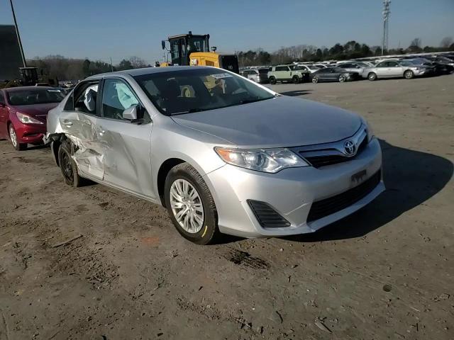 2014 Toyota Camry - Image 11