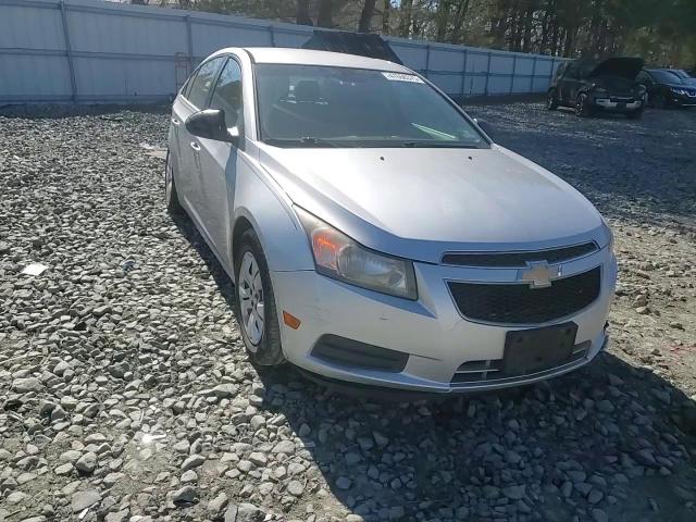 2012 Chevrolet Cruze - Image 11