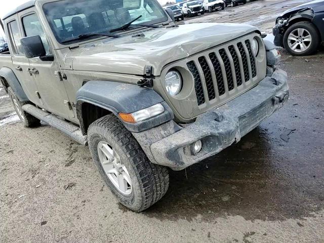 2020 Jeep Gladiator - Image 11