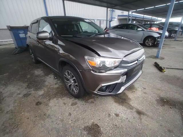 2018 Mitsubishi Outlander - Image 11