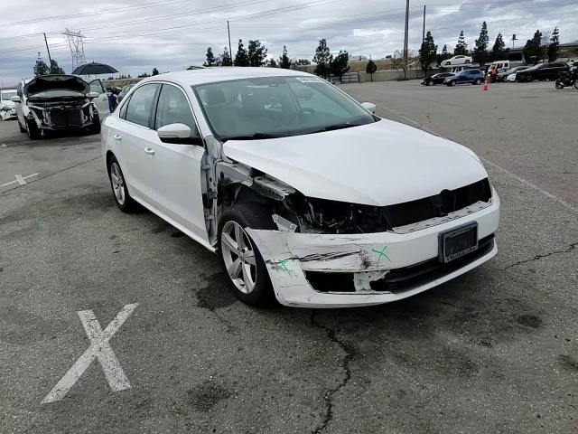 2014 Volkswagen Passat - Image 11