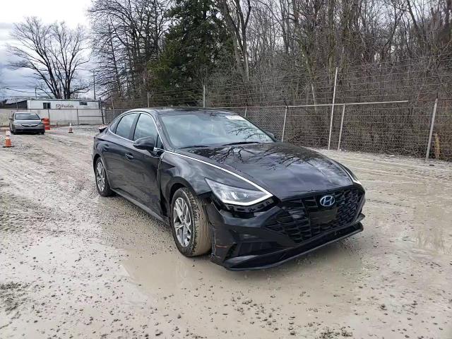 2021 Hyundai Sonata - Image 11
