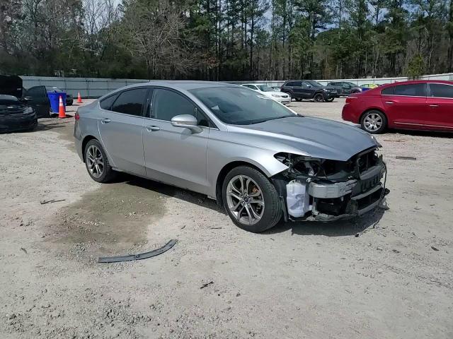 2020 Ford Fusion - Image 11