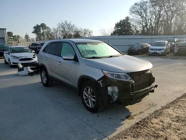 2015 Kia Sorento - Image 10