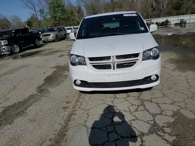 2019 Dodge Caravan - Image 12