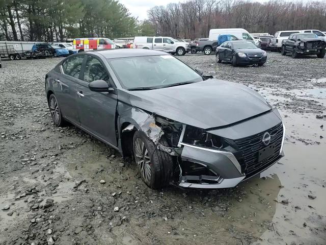 2024 Nissan Altima - Image 11
