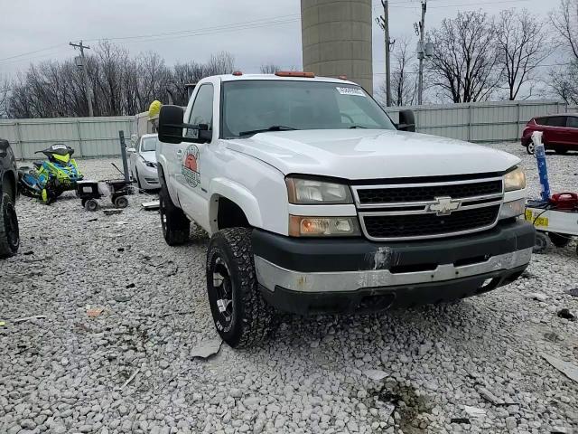 2005 Chevrolet Silverado - Image 10