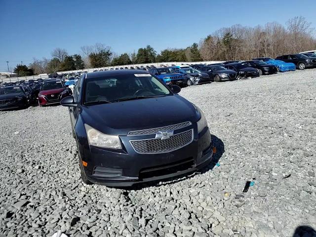 2014 Chevrolet Cruze - Image 10