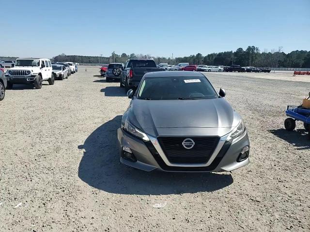 2020 Nissan Altima - Image 11