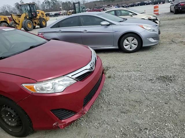 2013 Toyota Camry - Image 10