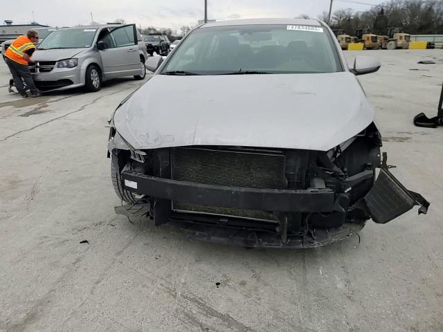 2020 Hyundai Elantra - Image 11