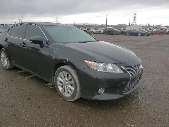 2015 Lexus ES - Image 10
