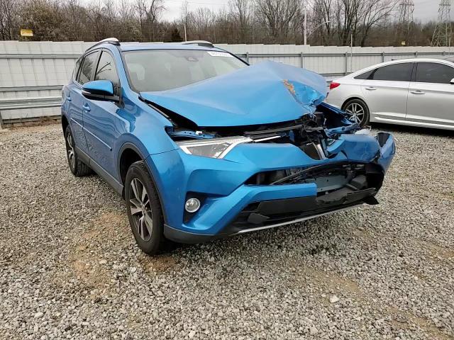 2018 Toyota RAV 4 - Image 12