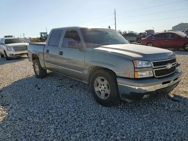 2006 Chevrolet Silverado - Image 11