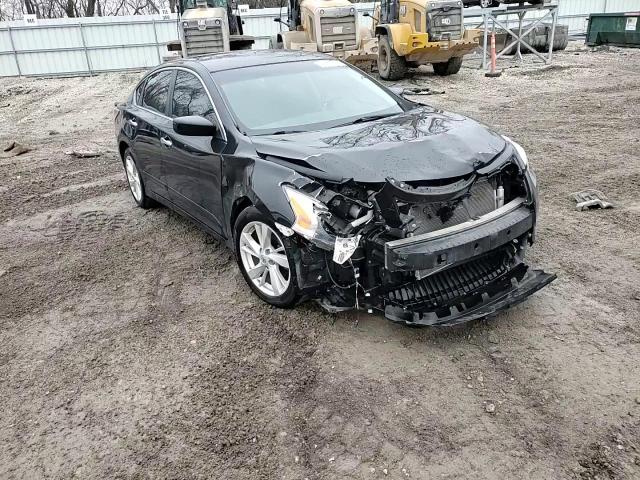2015 Nissan Altima - Image 13