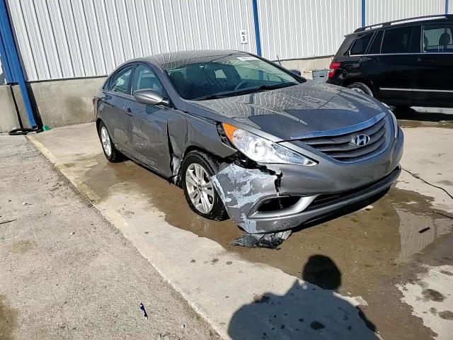2013 Hyundai Sonata - Image 13