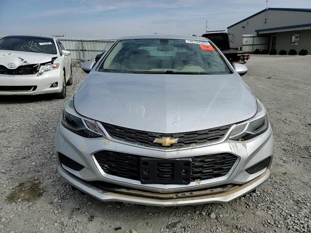2017 Chevrolet Cruze - Image 10