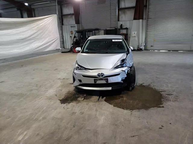 2016 Toyota Prius - Image 10
