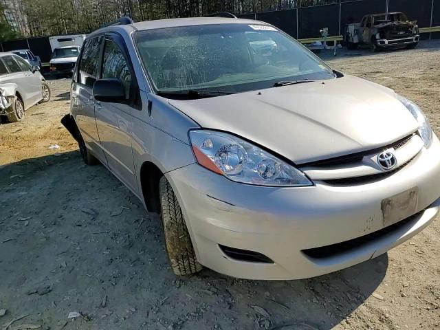 2006 Toyota Sienna - Image 11