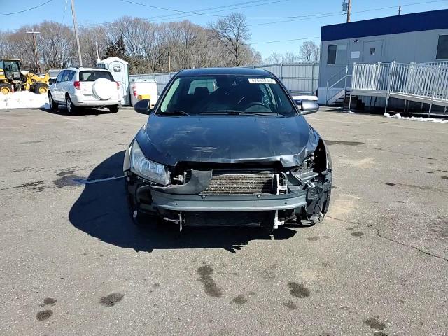 2013 Chevrolet Cruze - Image 10