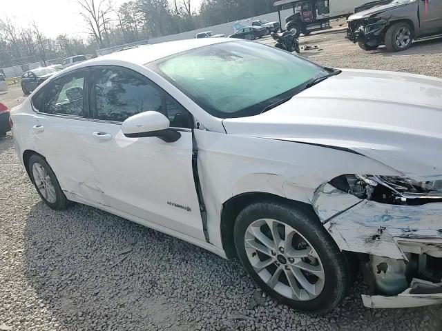 2019 Ford Fusion - Image 11