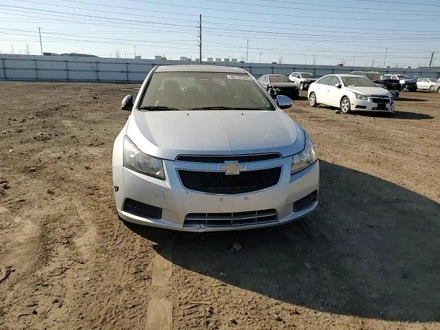 2011 Chevrolet Cruze - Image 11