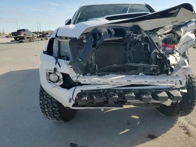2017 Toyota Tacoma - Image 10