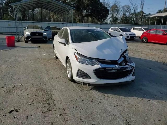2019 Chevrolet Cruze - Image 11
