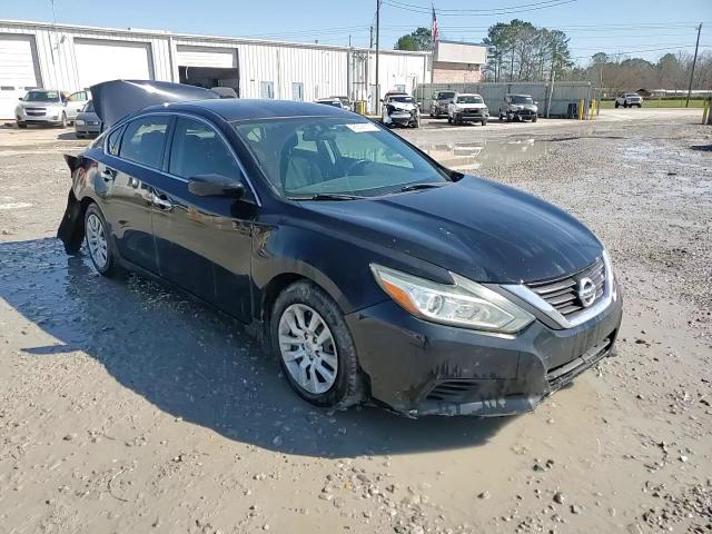 2017 Nissan Altima - Image 14