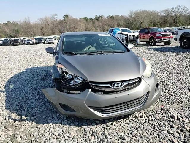 2013 Hyundai Elantra - Image 13