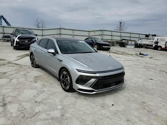 2024 Hyundai Sonata - Image 10