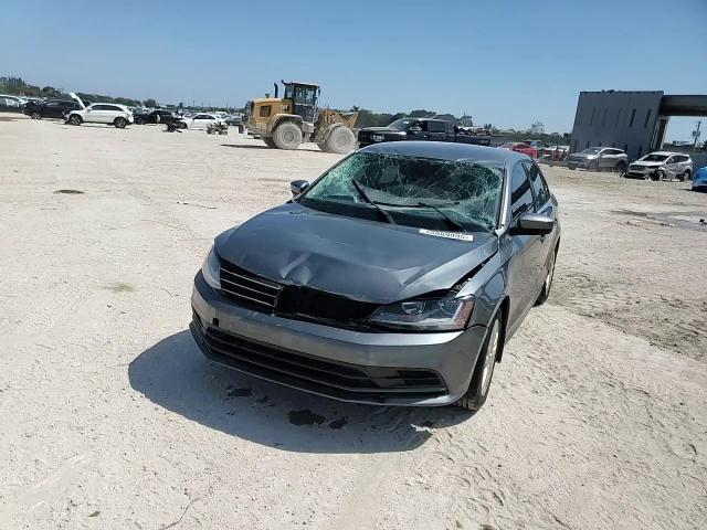 2017 Volkswagen Jetta - Image 13