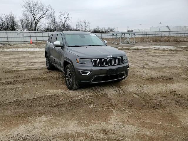 2017 Jeep Grand Cherokee - Image 12