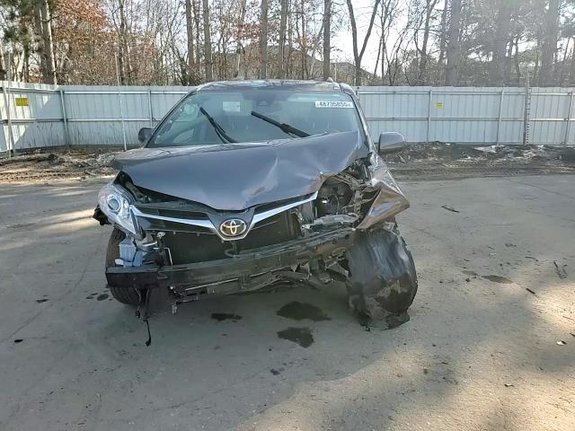 2018 Toyota Sienna - Image 11