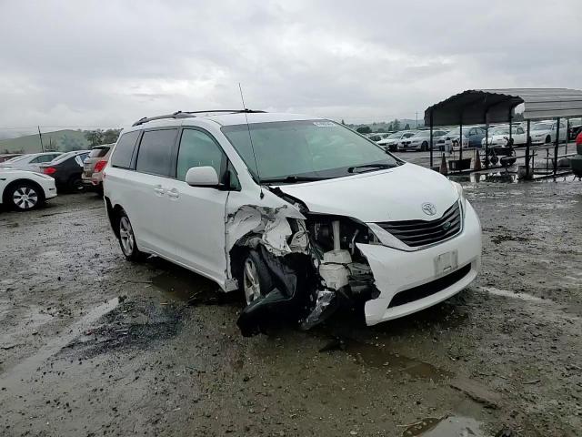 2012 Toyota Sienna - Image 11