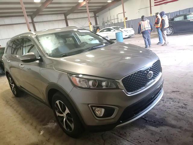 2016 Kia Sorento - Image 15