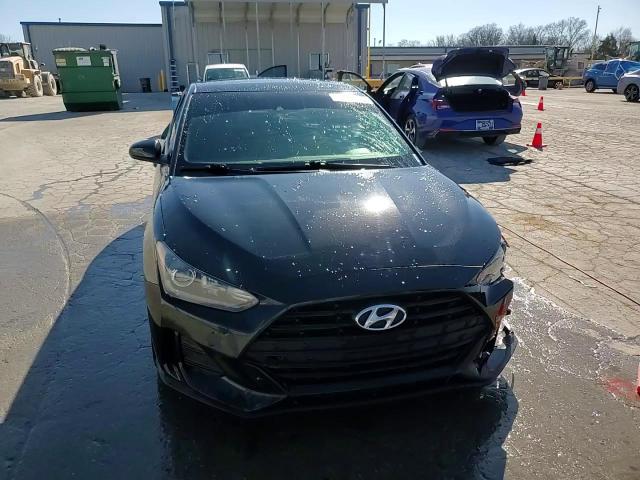 2020 Hyundai Veloster - Image 13