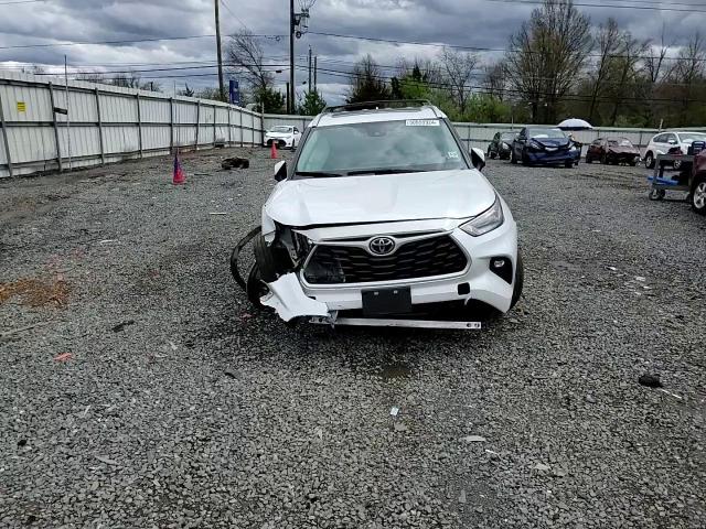 5TDGZRBH6NS579091 2022 Toyota Highlander Xle