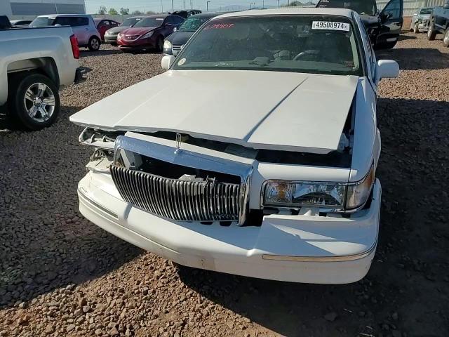 1997 Lincoln Town Car - Image 10