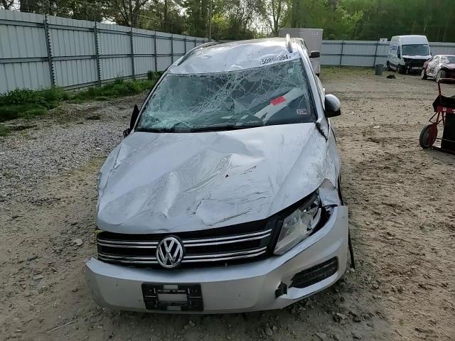 2017 Volkswagen Tiguan - Image 10