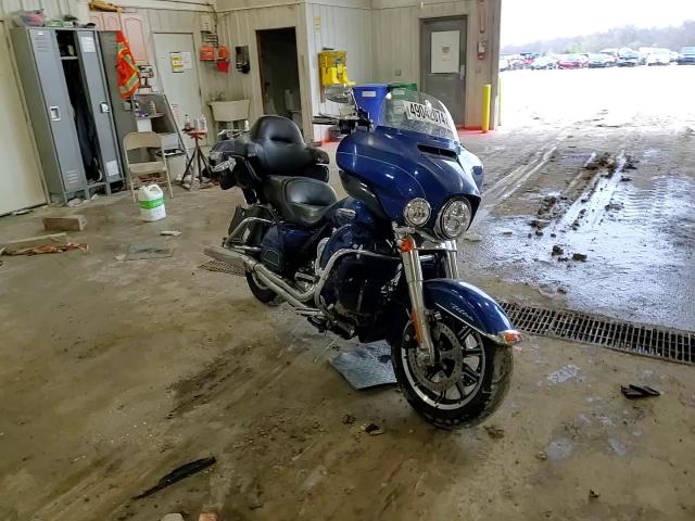 2016 Harley-Davidson Flhtcu Ultra Classic Electra Glide VIN: 1HD1FCM10GB676288 Lot: 49042074