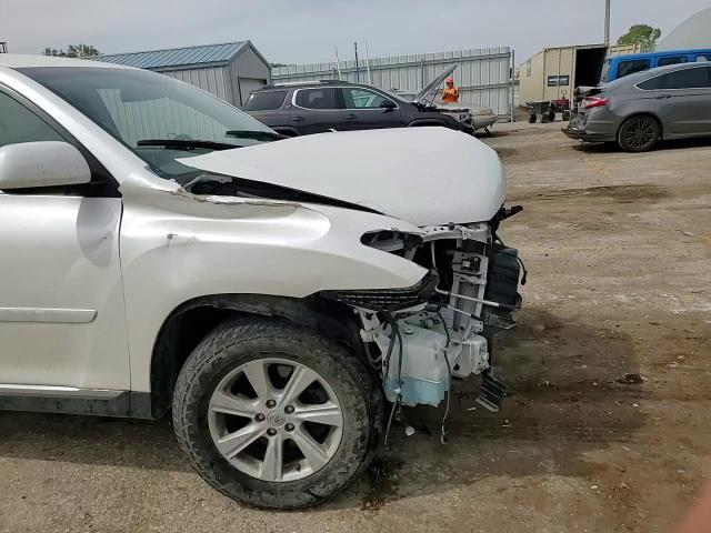 2013 Toyota Highlander Base VIN: 5TDBK3EH1DS235397 Lot: 51810934